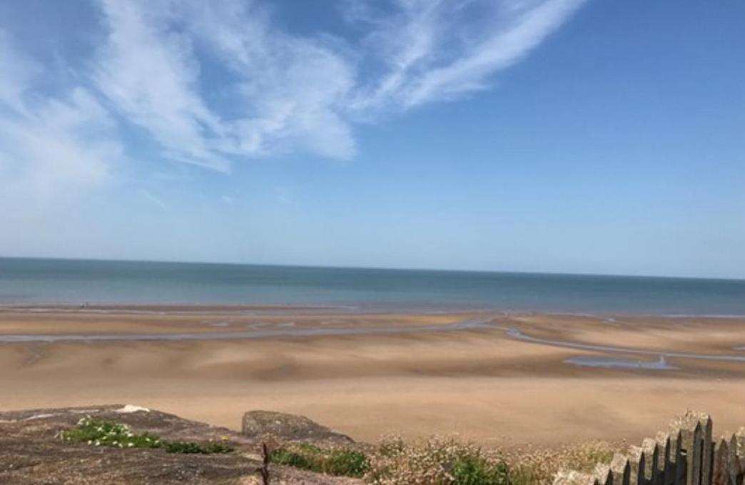 2 Large Bedroom Apartment- Wifi & Parking Fleetwood Exterior photo